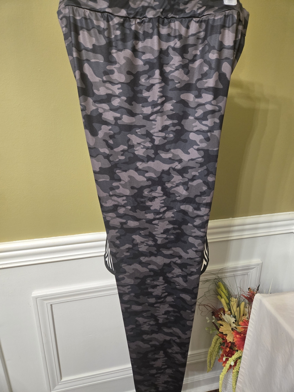 NEW Emery Rose Woman's Gray Camo Performance Pants XL